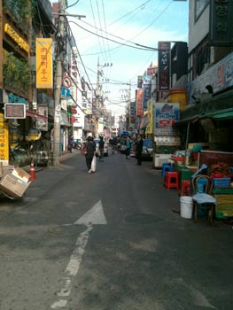 street in Yeongdeungpo-dong, Seoul